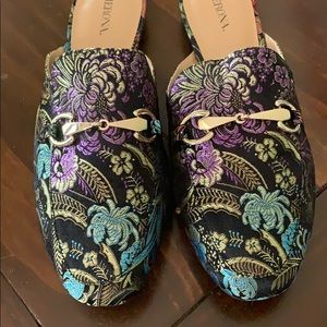 Tapestry slides